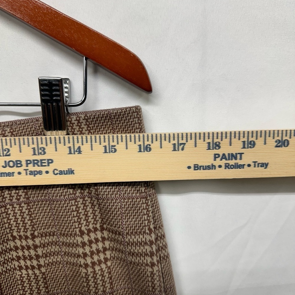 Isaac Mizrahi Live Brown Plaid Pull-On Pants Size Medium - Picture 2 of 8